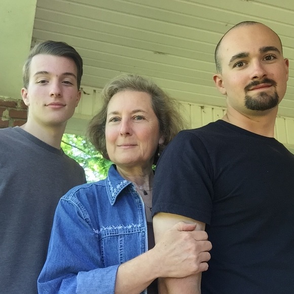 Meet your Posher, Laura. LIKE to Bookmark! - Picture 2 of 2